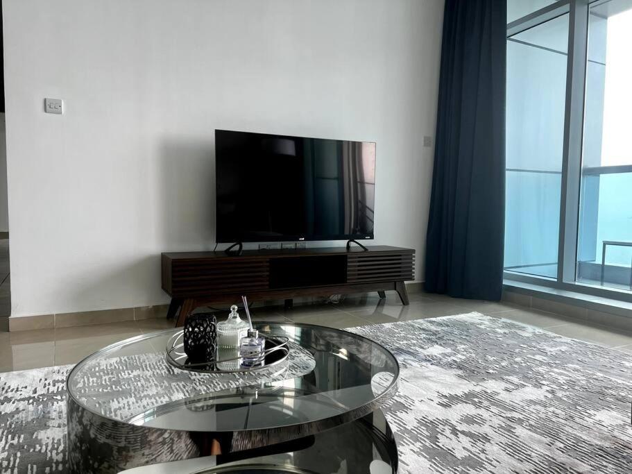 Luxury Full Sea View Flat Apartment Ajman Exterior photo