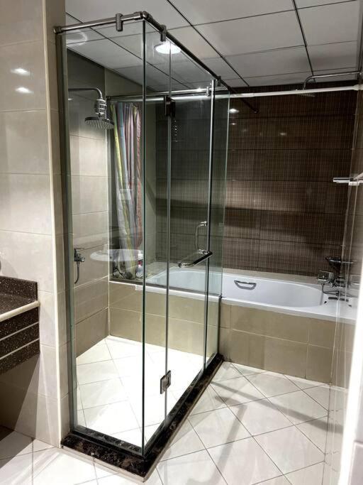 Luxury Full Sea View Flat Apartment Ajman Exterior photo